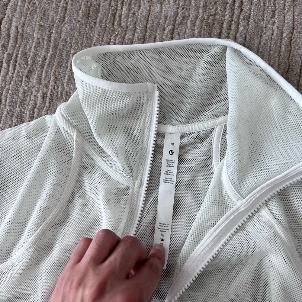 Lululemon mesh over shirt